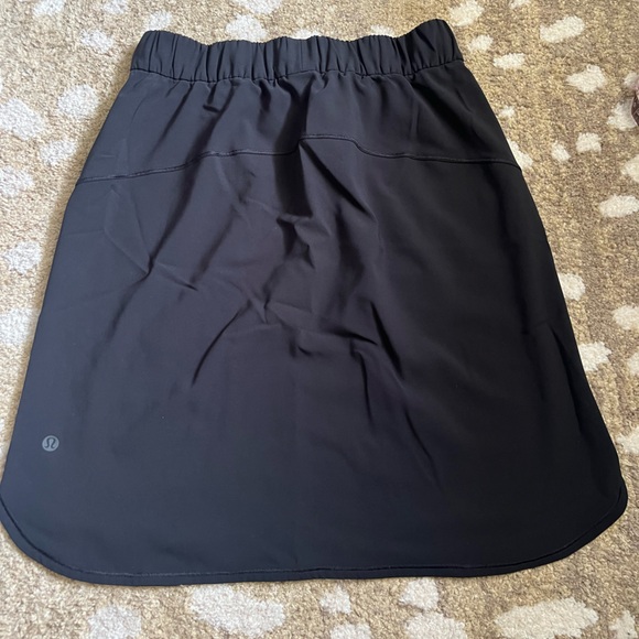 NWOT Lululemon On The Fly Skirt - Picture 2 of 5